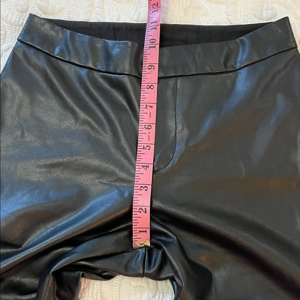 Lola and Sophie Vegan Faux Leather Cropped Black Pants Stretch Trousers Size 2